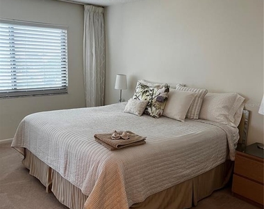 1102 Ben Franklin Drive - Photo Thumbnail 9