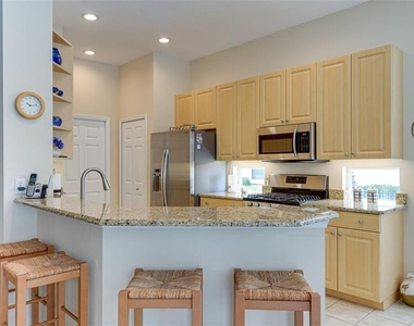 6920 Lennox Place - Photo Thumbnail 8