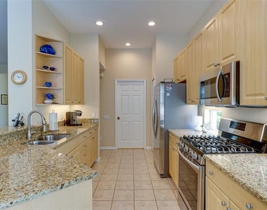 6920 Lennox Place - Photo Thumbnail 10