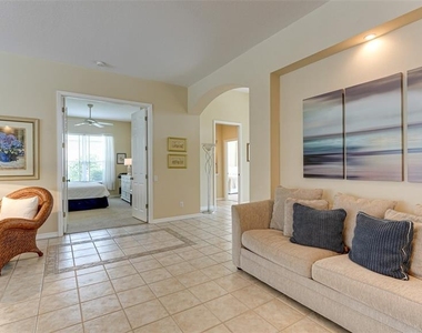 6920 Lennox Place - Photo Thumbnail 14