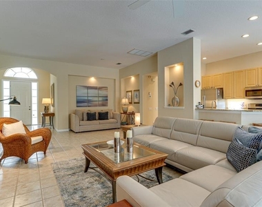 6920 Lennox Place - Photo Thumbnail 7