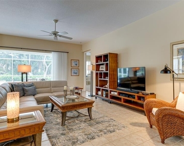 6920 Lennox Place - Photo Thumbnail 4