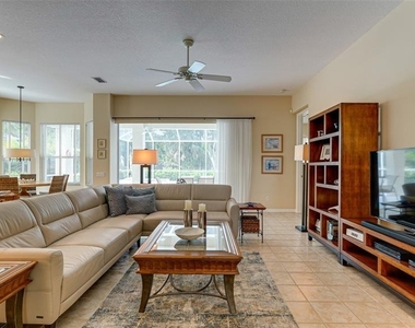 6920 Lennox Place - Photo Thumbnail 5