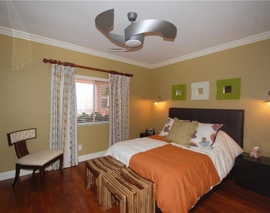 4634 Mirada Way - Photo Thumbnail 12