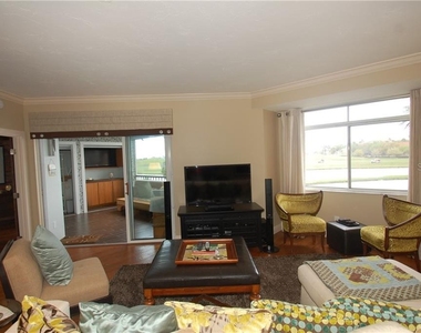 4634 Mirada Way - Photo Thumbnail 9