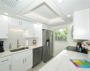3240 Gulf Of Mexico Drive - Photo Thumbnail 15