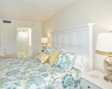 3240 Gulf Of Mexico Drive - Photo Thumbnail 24
