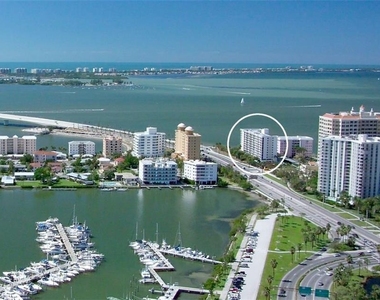 11 Sunset Drive - Photo Thumbnail 1