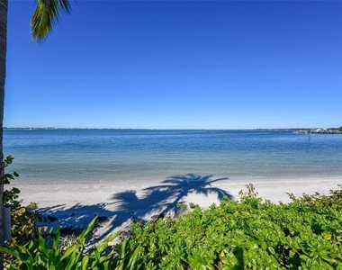 11 Sunset Drive - Photo Thumbnail 18