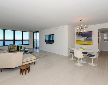 11 Sunset Drive - Photo Thumbnail 10