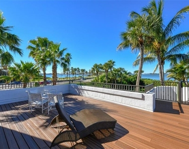 11 Sunset Drive - Photo Thumbnail 17