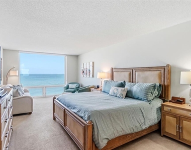 2425 Gulf Of Mexico Drive - Photo Thumbnail 18