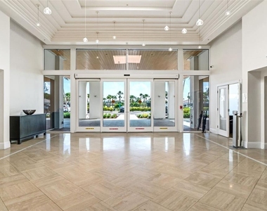 2425 Gulf Of Mexico Drive - Photo Thumbnail 46