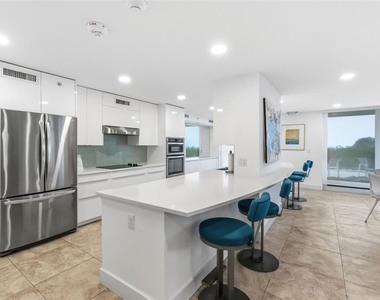 2425 Gulf Of Mexico Drive - Photo Thumbnail 43
