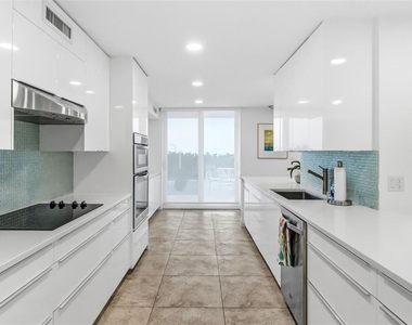 2425 Gulf Of Mexico Drive - Photo Thumbnail 65