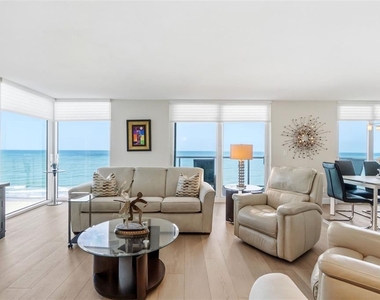 2425 Gulf Of Mexico Drive - Photo Thumbnail 4