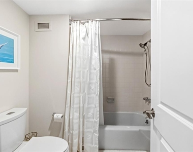 2425 Gulf Of Mexico Drive - Photo Thumbnail 21