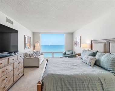 2425 Gulf Of Mexico Drive - Photo Thumbnail 15