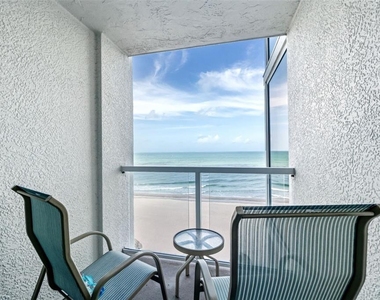 2425 Gulf Of Mexico Drive - Photo Thumbnail 14