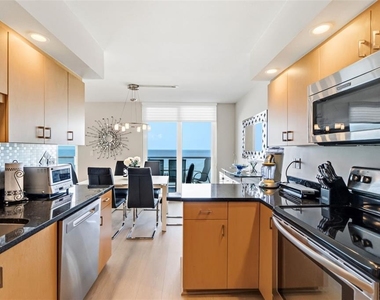 2425 Gulf Of Mexico Drive - Photo Thumbnail 26