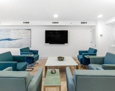 2425 Gulf Of Mexico Drive - Photo Thumbnail 47
