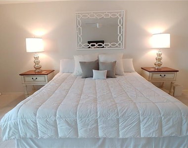 3235 Gulf Of Mexico Drive - Photo Thumbnail 6