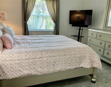 3213 Beneva Road - Photo Thumbnail 8