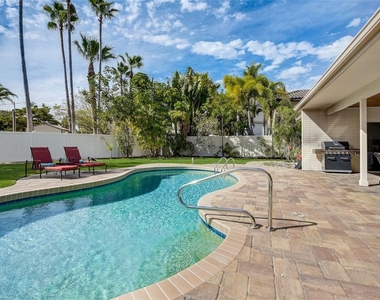55 N Washington Drive - Photo Thumbnail 5