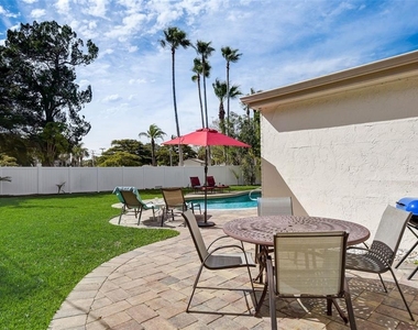 55 N Washington Drive - Photo Thumbnail 6