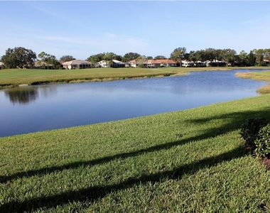 549 Fallbrook Drive - Photo Thumbnail 20