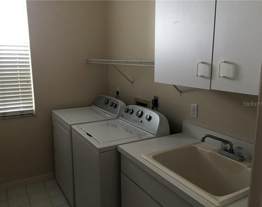 549 Fallbrook Drive - Photo Thumbnail 17