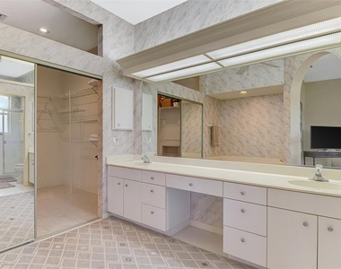 549 Fallbrook Drive - Photo Thumbnail 28