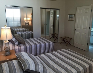 549 Fallbrook Drive - Photo Thumbnail 13