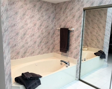549 Fallbrook Drive - Photo Thumbnail 5