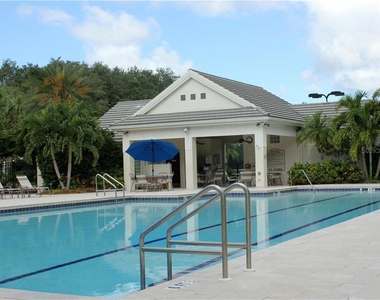 549 Fallbrook Drive - Photo Thumbnail 21