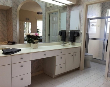 549 Fallbrook Drive - Photo Thumbnail 2