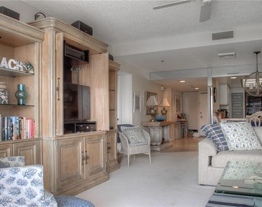 2109 Gulf Of Mexico Drive - Photo Thumbnail 4