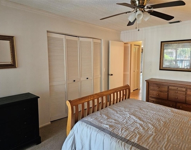6468 Seagull Drive - Photo Thumbnail 22