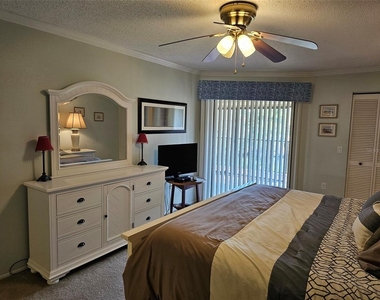 6468 Seagull Drive - Photo Thumbnail 16