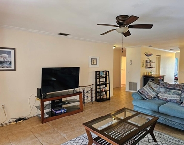 6468 Seagull Drive - Photo Thumbnail 14