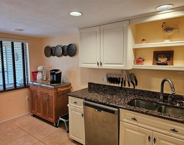 6468 Seagull Drive - Photo Thumbnail 6