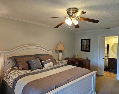 6468 Seagull Drive - Photo Thumbnail 18