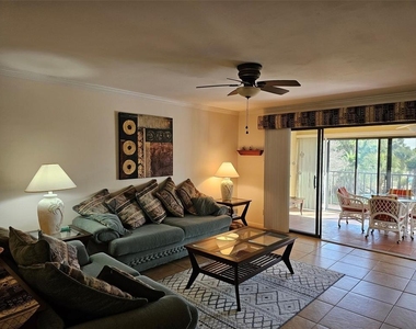 6468 Seagull Drive - Photo Thumbnail 11