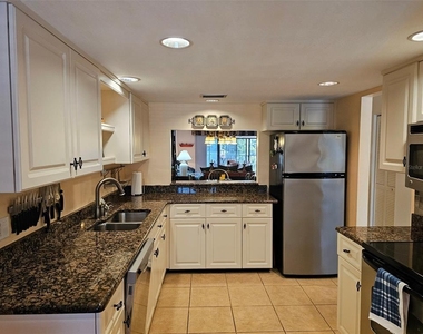 6468 Seagull Drive - Photo Thumbnail 8