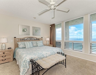 1135 Gulf Of Mexico Drive - Photo Thumbnail 16