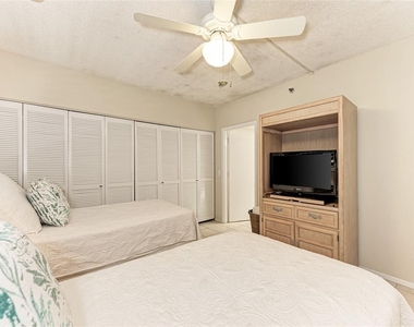 1135 Gulf Of Mexico Drive - Photo Thumbnail 22