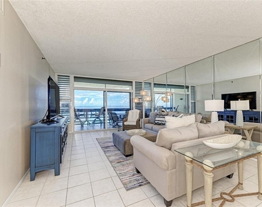 1135 Gulf Of Mexico Drive - Photo Thumbnail 7