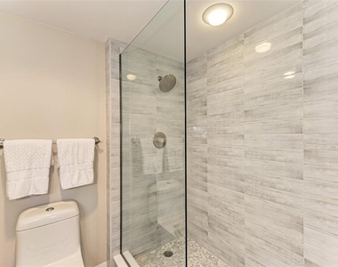 1135 Gulf Of Mexico Drive - Photo Thumbnail 19