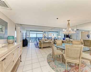 1135 Gulf Of Mexico Drive - Photo Thumbnail 4