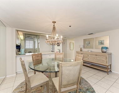 1135 Gulf Of Mexico Drive - Photo Thumbnail 6